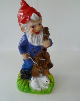 916_Gartenzwerg mit Cello und Hase_81_39